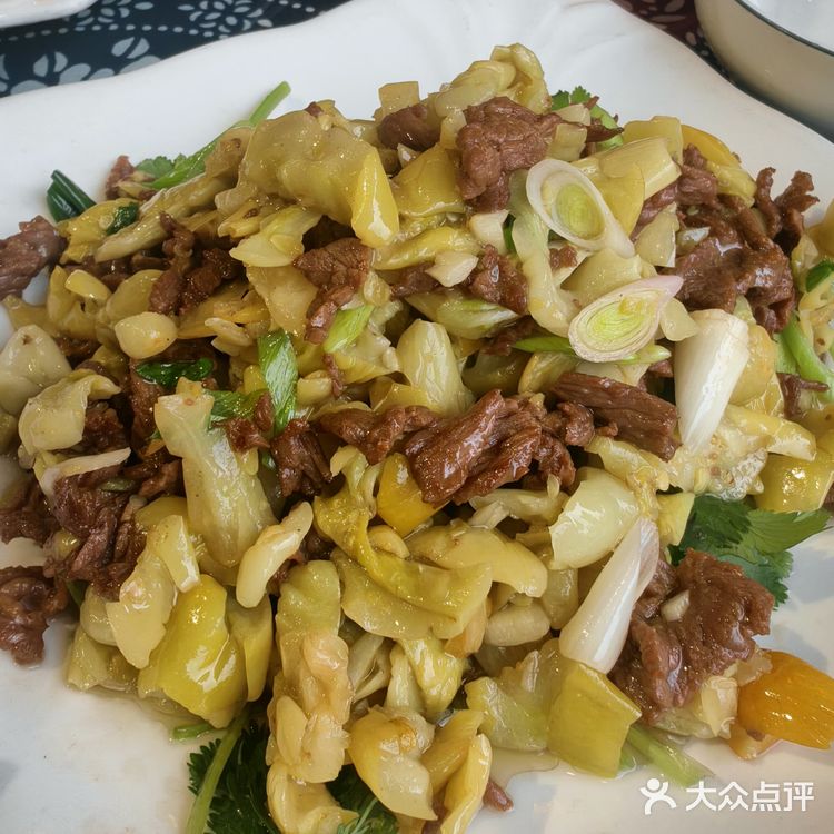 肯定要打卡主席最爱的“红烧肉”。这家真是下足功夫的