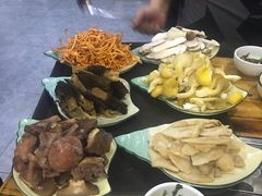 -菌之家·专业纯野生菌火锅·特色炒菌
