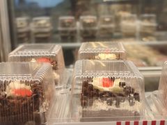 -红宝石·鲜奶小方·海派西点房(莘庄龙之梦店)