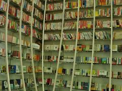 -钟书阁(松江泰晤士小镇店)