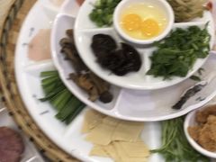-花馬肆.云南过桥米线(汉神购物广场现场熬汤店)