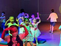 -小鸡哆哆故事屋·儿童乐园(嘉里城店)