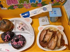 -美食小镇·观赏珍稀鸟类·长隆熊猫酒店