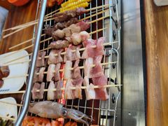 -哈尔滨小酒馆·鲜肉现穿自助烧烤(康新花园店)