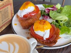 -Common Table · Brunch & Coffee