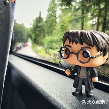 随着越来越宽广的风景，心情也渐渐飞扬