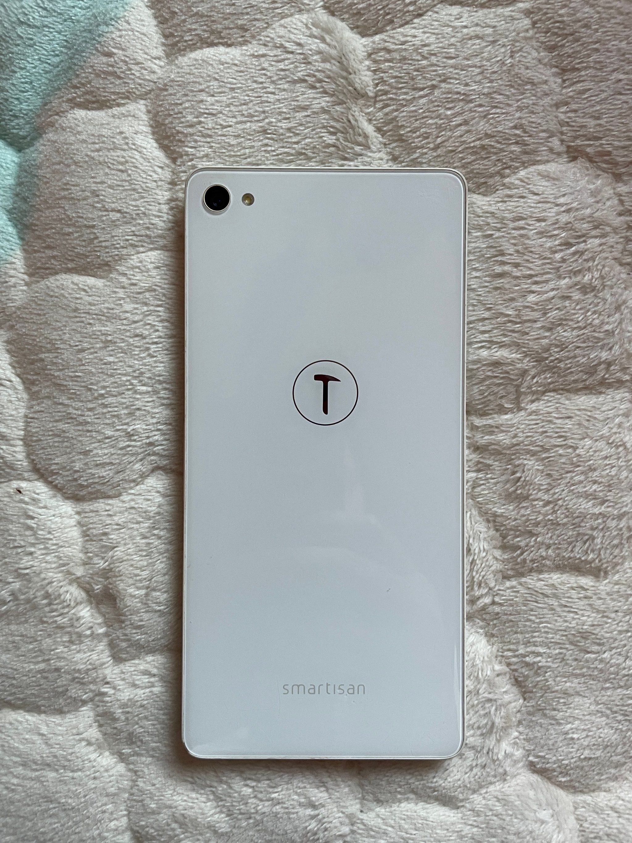 是东半球第二好看好用的手机,也是工匠精神的代表之作