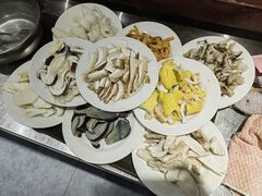 -菌之家·专业纯野生菌火锅·特色炒菌