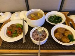 -臻康乃馨月子中心(集美店)