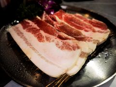 刀刃五花肉-围炉肉舍丹东海鲜烤肉·烤活鳗(步行街店)