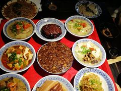-蓝田九大碗民俗食府(蓝田店)