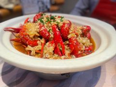 -肥肥虾庄·金牌油焖大虾(汉街SKP店)