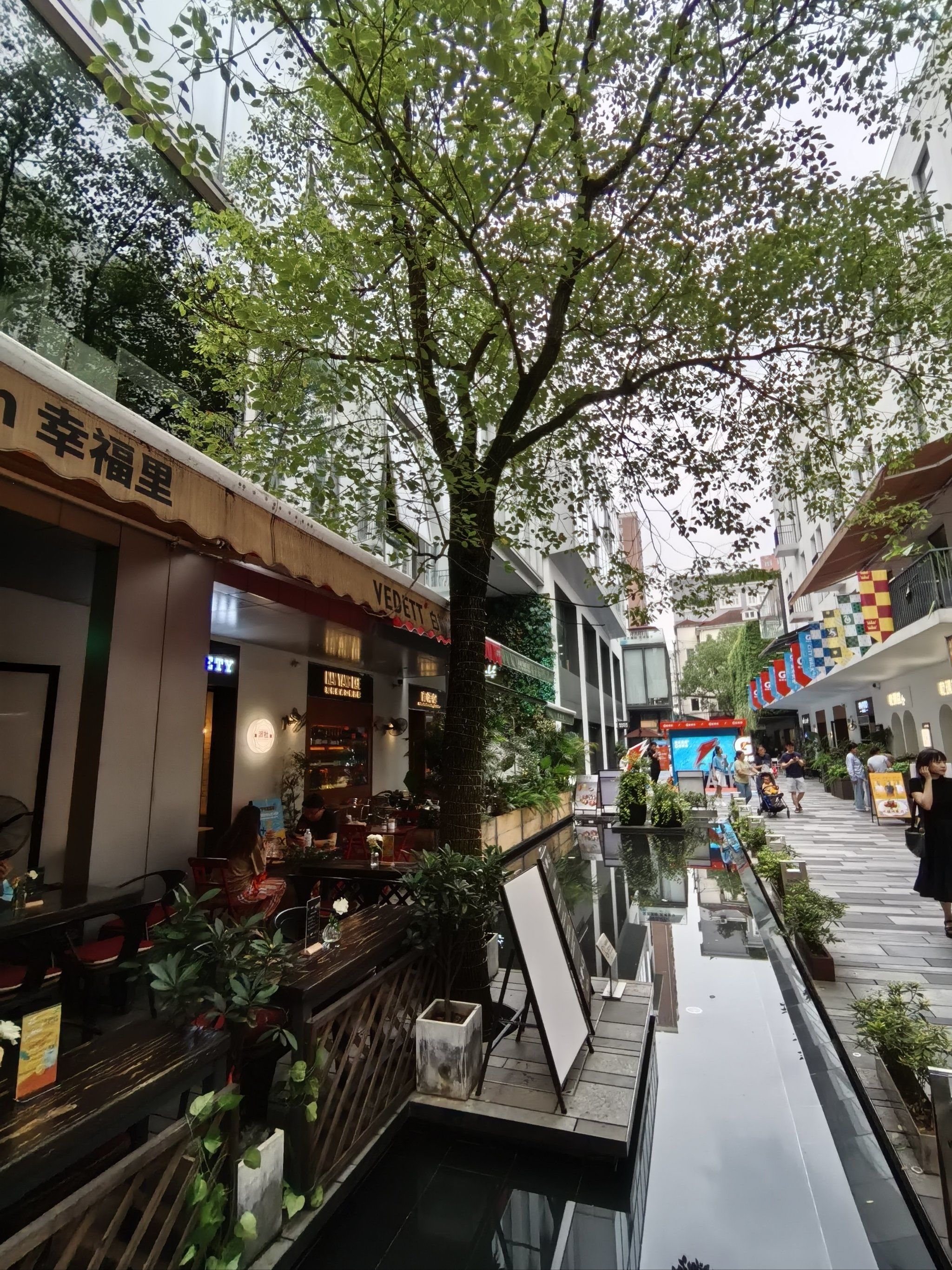 地理位置:幸福路上幸福里