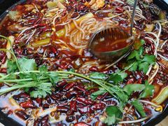 老铁锅秘制美蛙-鸿顺老铁锅美蛙鱼府(解放碑店)