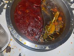 -茅草房·河畔园林火锅