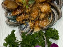 蒜蓉大鲍鱼-巧克力渔家.小船海鲜胶东菜(万平口店)