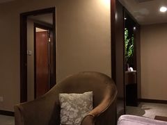-南京金鹰皇冠假日酒店