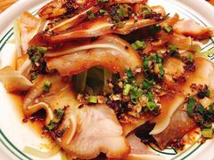 凉拌猪耳朵-云海肴·汽锅鸡·云南菜(天山百盛优客店)