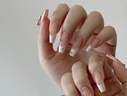 -悦指间美甲美睫