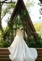 -雪中彩影婚纱摄影·微光艺术中心