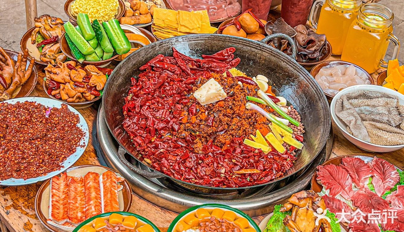 重庆美食｜居民楼下3💰吃牛蛙的老火锅🔥～ 