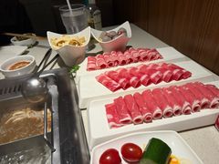 -海底捞火锅鲜切牛肉主题店(长寿路店)