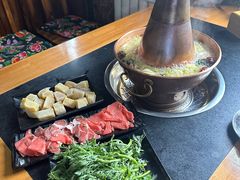 -果松木炭酸菜铜火锅·外婆参鸡汤