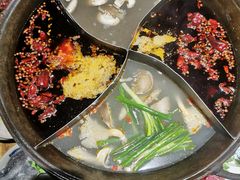 -白乐天毛肚火锅馆(解放碑店)