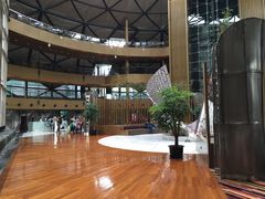 -上海滴水湖皇冠假日酒店