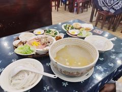 -桥香园云南过桥米线(金马碧鸡店)