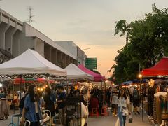 -周日夜市