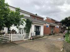 蓝顶青年艺术村-"也不像艺术家住的地方啊,相当接地气. .