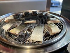 -围炉肉舍•炭烤活鳗•丹东海鲜烤肉(步行街店)