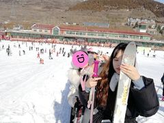 -济南卧虎山滑雪场