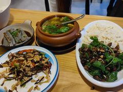 -小厨子私房菜·云南美食店
