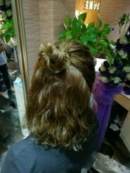 -茶发Salon·烫发染发理发