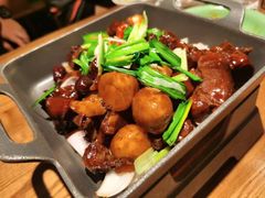 锅仔香焖黄牛肉-弄堂里·寻味杭州(湖滨银泰in77C区店)
