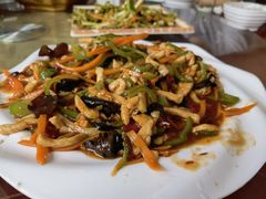 鱼香肉丝-俺家菜馆(百里峡店)