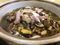 -东巴谷野生菌火锅餐厅