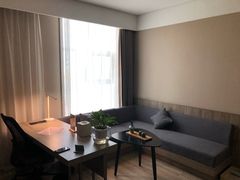 -榆林榆阳西路火车站亚朵酒店