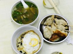 -黄阿姨锅贴大王(万航渡路店)