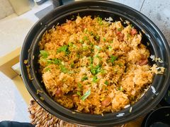 腊味煲仔饭-三个椰子·现砍椰子鸡(金源CBD店)