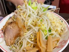 二郎系拉面-拉面莊夢語＆中华料理八椿