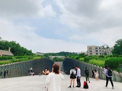 -梨大女人街
