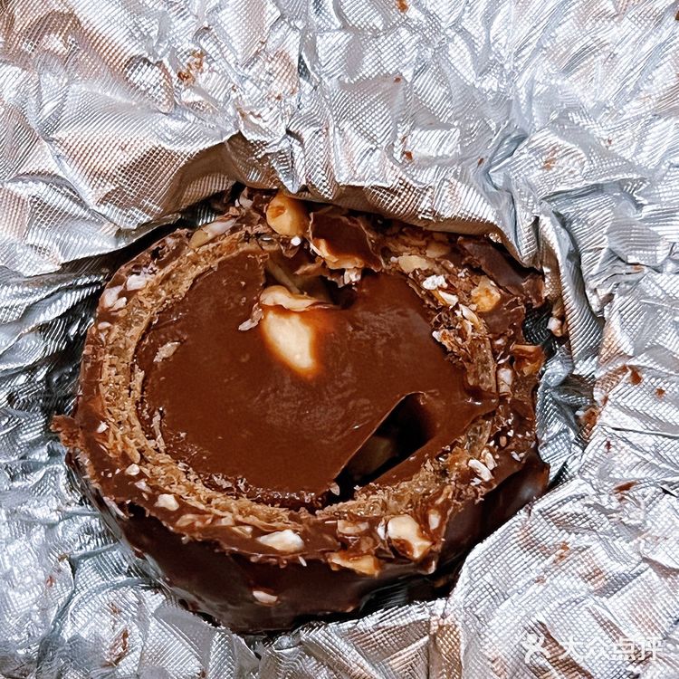 费列罗40年一遇的新品好吃到我炫了8颗‼️