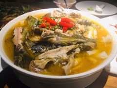 酸汤黄辣丁-渝半城经典川粤菜(重庆天地店)