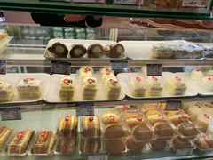 -白玉兰食品甜凤店(合生汇店)
