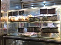 面包甜点陈列柜-白玉兰食品(汇联商厦店)