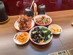 -顺溜·手工刀削面·黑金店(铜锣湾店)