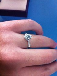 -威德钻石-克拉钻大本营(南京东路店)